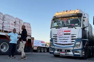 Israel keeps Gaza border crossing closed while reducing aid deliveries