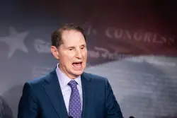 Sen. Wyden presses DOJ to release Epstein bank reports to Congress